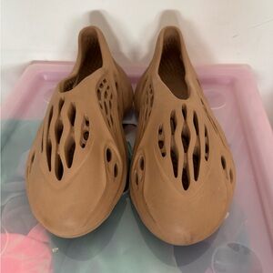 Yeezy Foam Runner Tan